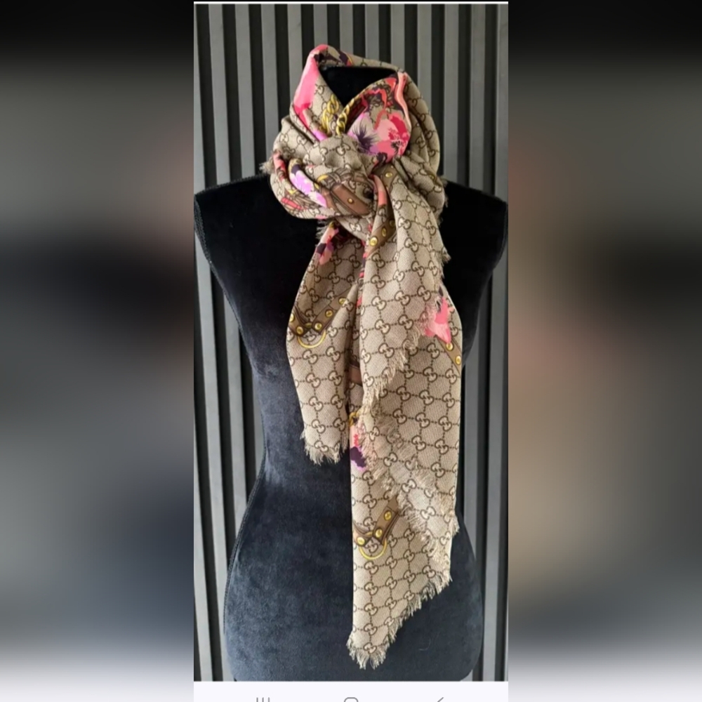 Gucci Beige and Pink Patterned Scarf - Picture 2 of 6